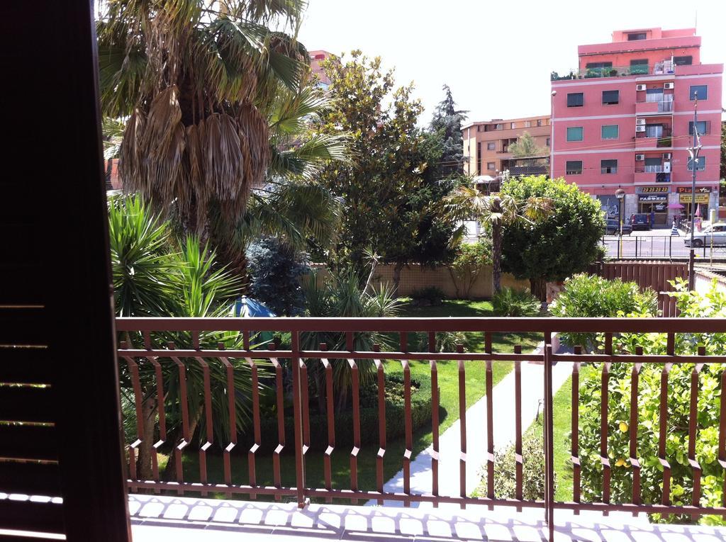 Ciao Ciao Roma Bed & Breakfast Стая снимка